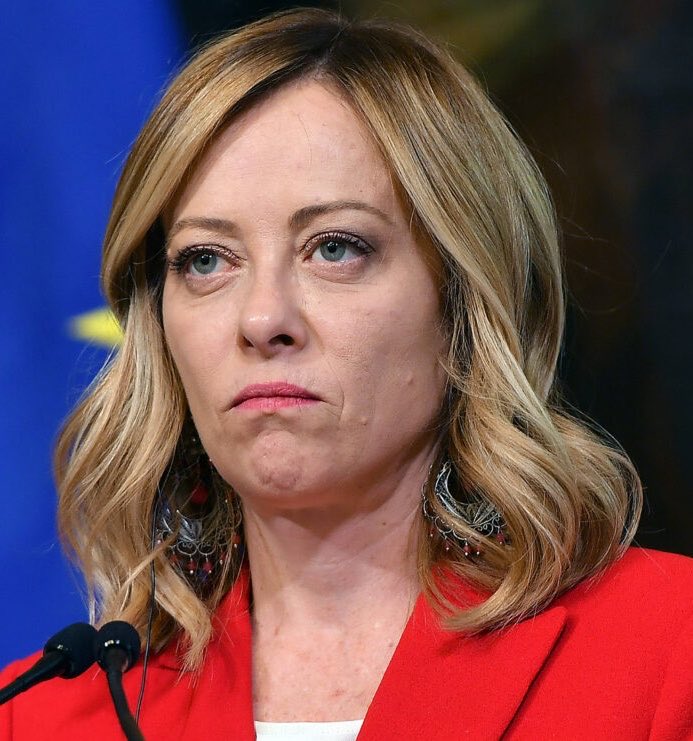 Oli London tweet media