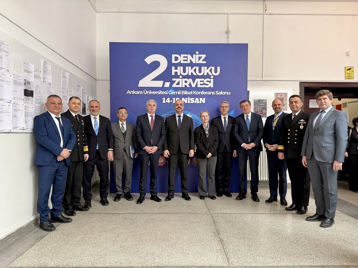 bsgmtr's tweet photo. 📍@Dehukamtr tarafından,@AnkaraUni ev sahipliğinde düzenlenen 2. Deniz Hukuku Zirvesi başladı.

🗺️ Zirve kapsamında Genel Müdürümüz @turgayturkyilmz, “Türkiye’nin Balıkçılık Politikaları” başlıklı sunumunu gerçekleştirdi. Sunumda; Türk balıkçılık yönetim modeli, denizel canlı kaynaklar ile yaşam alanlarının korunması, uluslararası balıkçılık kurallarıyla uyum, balıkçı filomuzun uluslararası sulardaki faaliyetleri ve balıkçılığımızın BM Deniz Hukuku ile ilişkisi ele alındı.

🗓️14–15 Mayıs tarihlerinde devam edecek zirvede, deniz hukuku ve ilgili alanlara dair güncel başlıklar kapsamlı şekilde değerlendirilmeye devam edecek.

@TCTarim