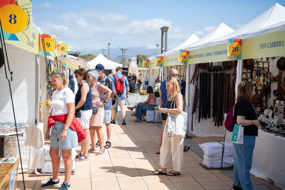 FedacGC's tweet photo. Artesanos de 15 municipios de Gran Canaria participan en esta edición de #PrimaveraSur. Gracias por apoyar su trabajo.
La feria reúne en un mismo espacio la diversidad de la artesanía de la isla en el parking Faro de Maspalomas. https://t.co/w3rJIGifCt