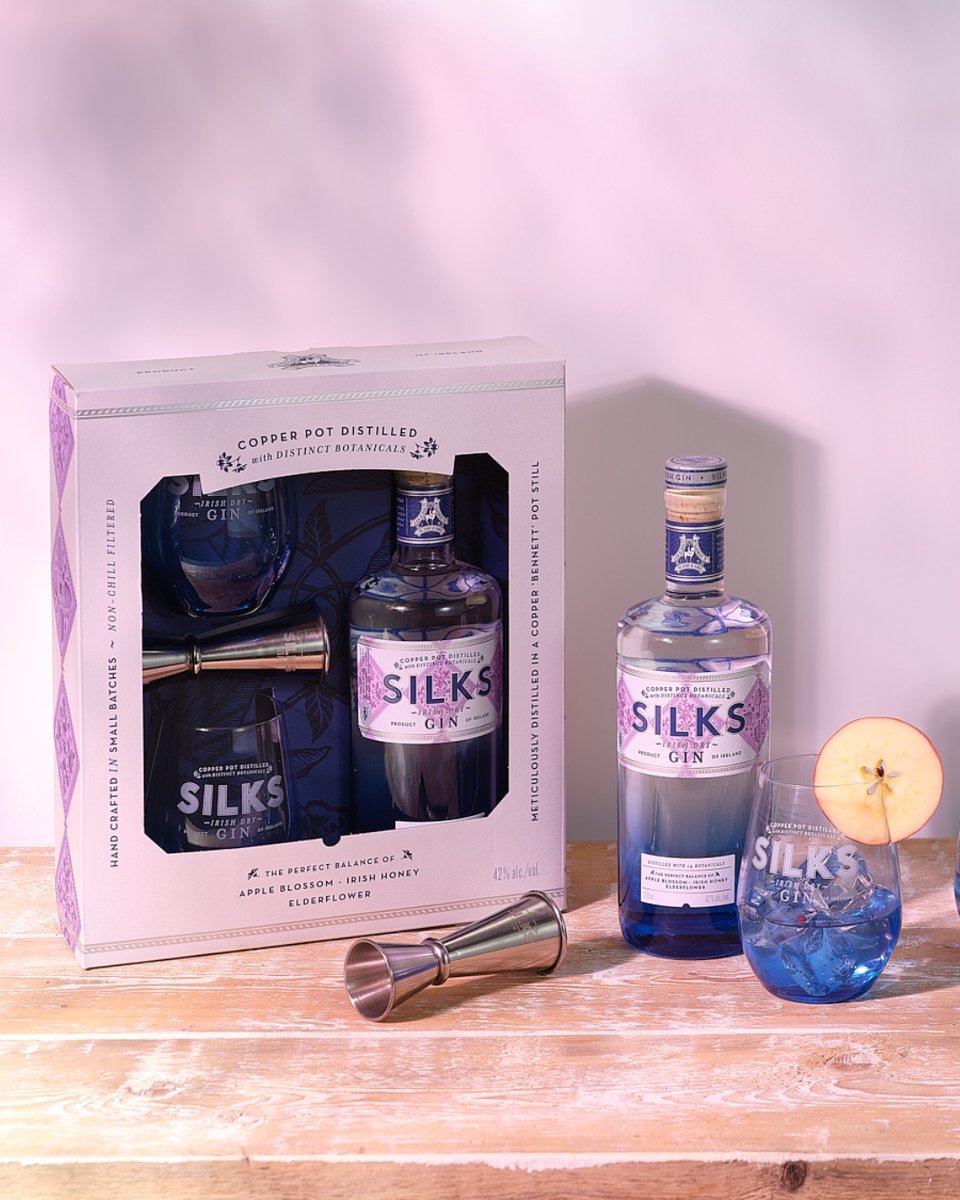 Silksgin's tweet image. Looking for the perfect gift for the gin-lover in your life? 🍸 Silks Gin has you covered with our Silks Gin Gift Box. Order online at boanndistillery.ie or stop by Boann Distillery to find out more.
#Gin #GinAndTonic #CraftGin #IrishGin boanndistillery.ie/our-spirits/si…