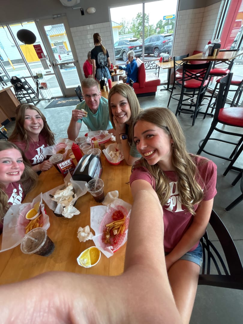 Hwy55Burgers's tweet image. Squads #Hwy55 #FreshAt55 #RetroVibes #TreatYourself #ShakeLife #MadeToOrder #BurgerFriends #HighwayGoers #FreshFood #People #AwesomePeople #Posing #Pictures #Music #Community #Friends #Hwy #NC #SC #TN #FL #MO