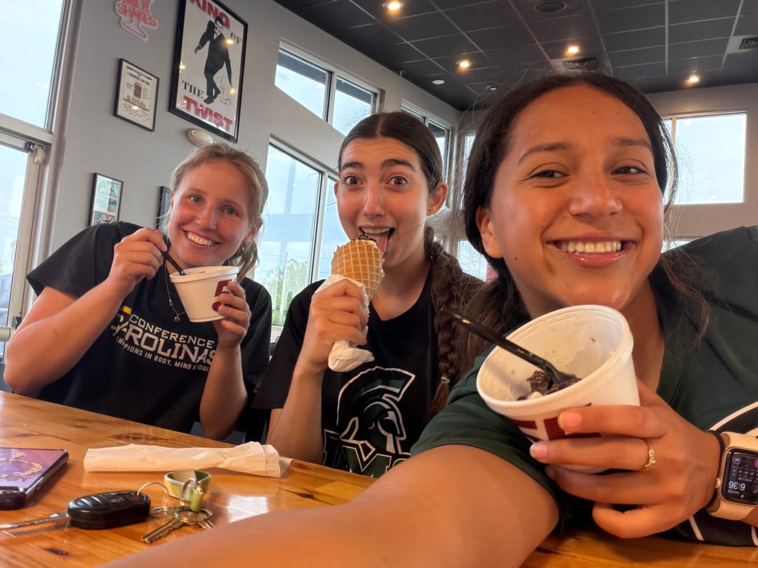 Hwy55Burgers's tweet image. Squads #Hwy55 #FreshAt55 #RetroVibes #TreatYourself #ShakeLife #MadeToOrder #BurgerFriends #HighwayGoers #FreshFood #People #AwesomePeople #Posing #Pictures #Music #Community #Friends #Hwy #NC #SC #TN #FL #MO