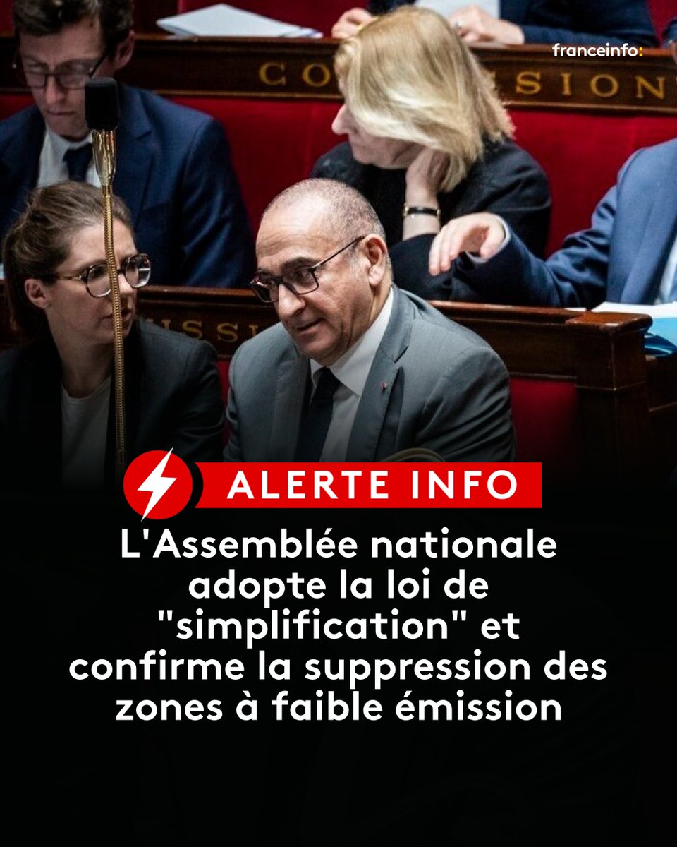 franceinfo tweet media