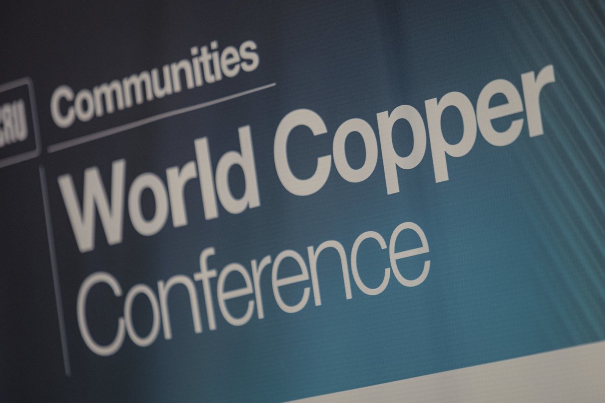 El biministro Daniel Mas, junto al subsecretario de Minería, Álvaro González, encabezó la Conferencia Mundial del Cobre organizada por CRU Group, uno de los encuentros más relevantes de la industria cuprífera, que reúne a ejecutivos y líderes del sector.