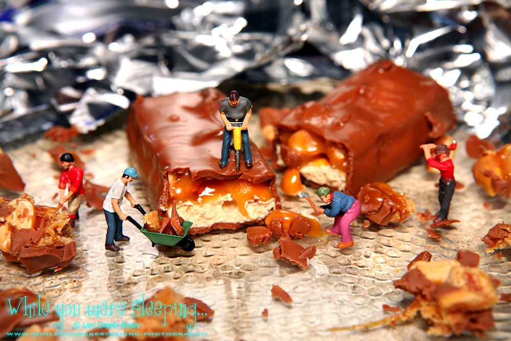 OfficialNeoichi's tweet image. The gooey center was liquid gold to these caramel addicts.

#macrophotography #tinypeoplephotography #foodphotography #candybars

whileyouweresleeping.photography