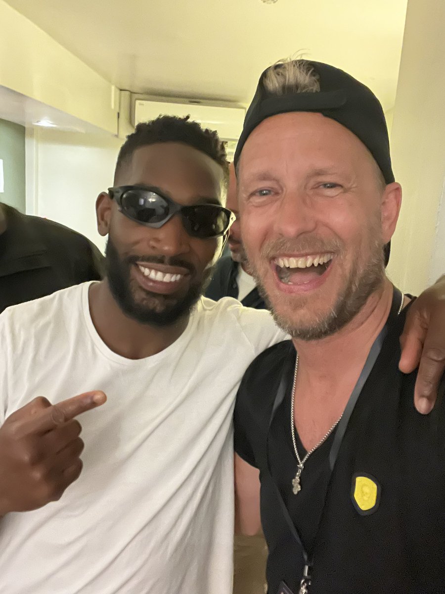 RickParfittJnr's tweet image. Mega night a few nights ago as a guest of @tinie and @RockCorps at @Rock_City_Notts #Nottingham
Soooooo many bangers! 🎶
…and a great way to engage young people in the Notts community! #togetherness ❤️🏹