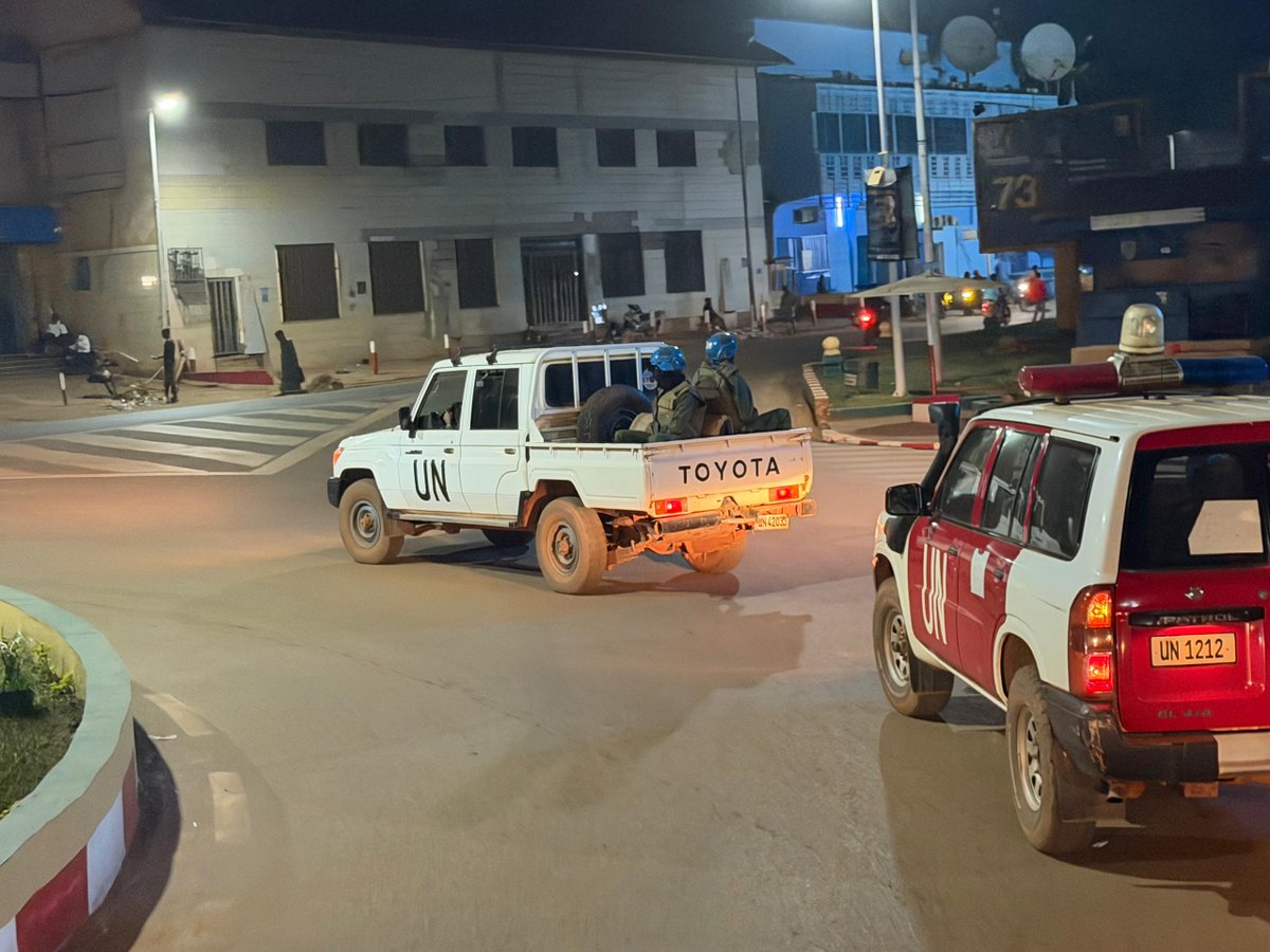 UNPOL_RCA's tweet image. Dans cadre #Protection des personnes et de leurs biens, #UNPOL : JTFB, MaurFPU, IndoFPU et les IPO de Bangui accentuent les patrouilles nocturnes motorisées dans la ville et ses périphéries. Les 3e, 6e, 8e ardts ainsi que Bimbo &amp;amp; Bégoua considérés hotspots sont les plus concernés