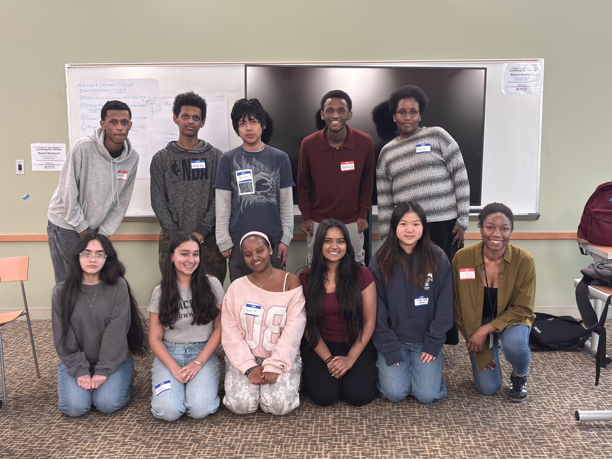 ypforprogress's tweet photo. Monday, 4/13, marked another in person EFJP meeting! Our fellows were assigned different roles and learned more about the school to prison pipeline. They were able to describe the problem, explain its impact and brainstorm solutions through group presentations. https://t.co/P5xrSzWBZT