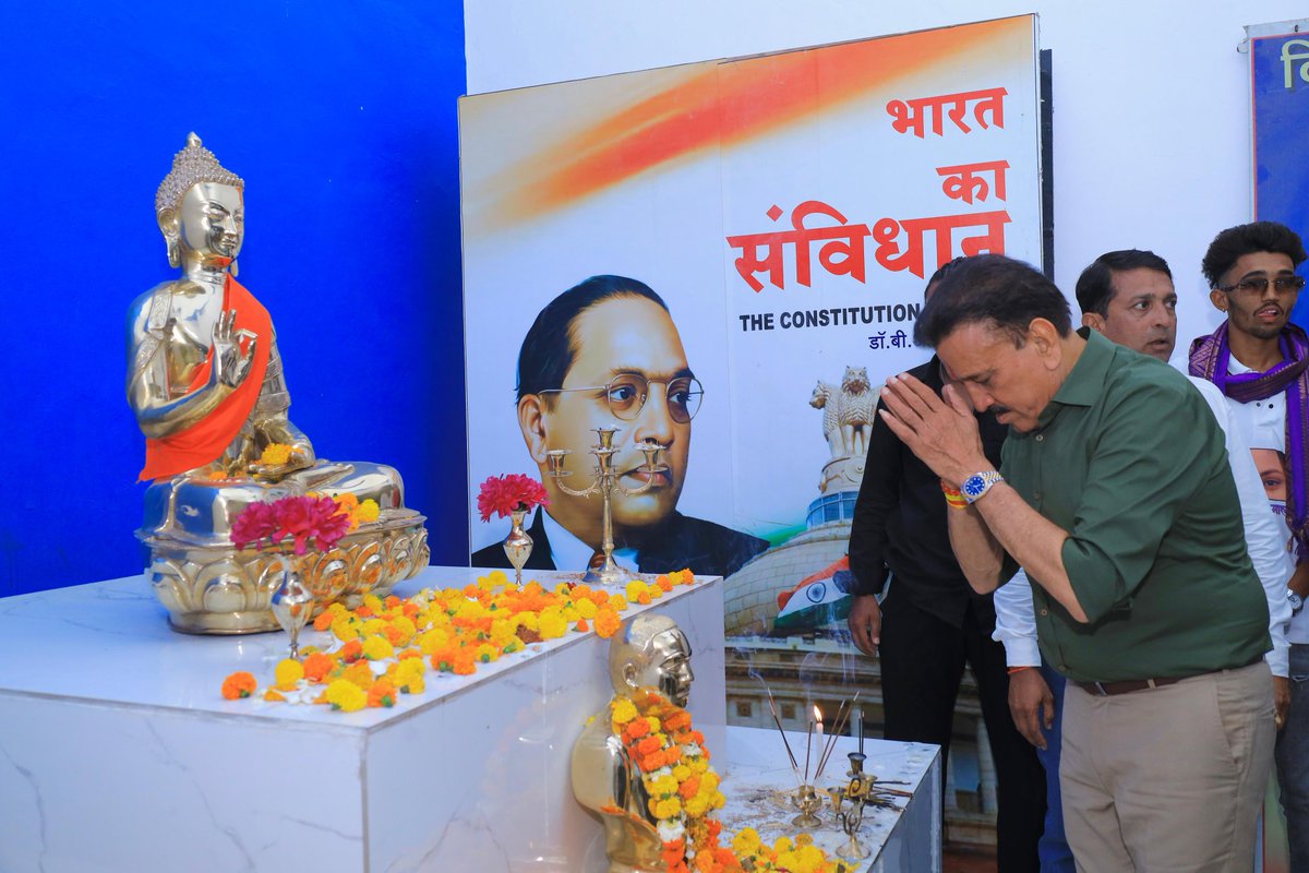 Girish Mahajan tweet media