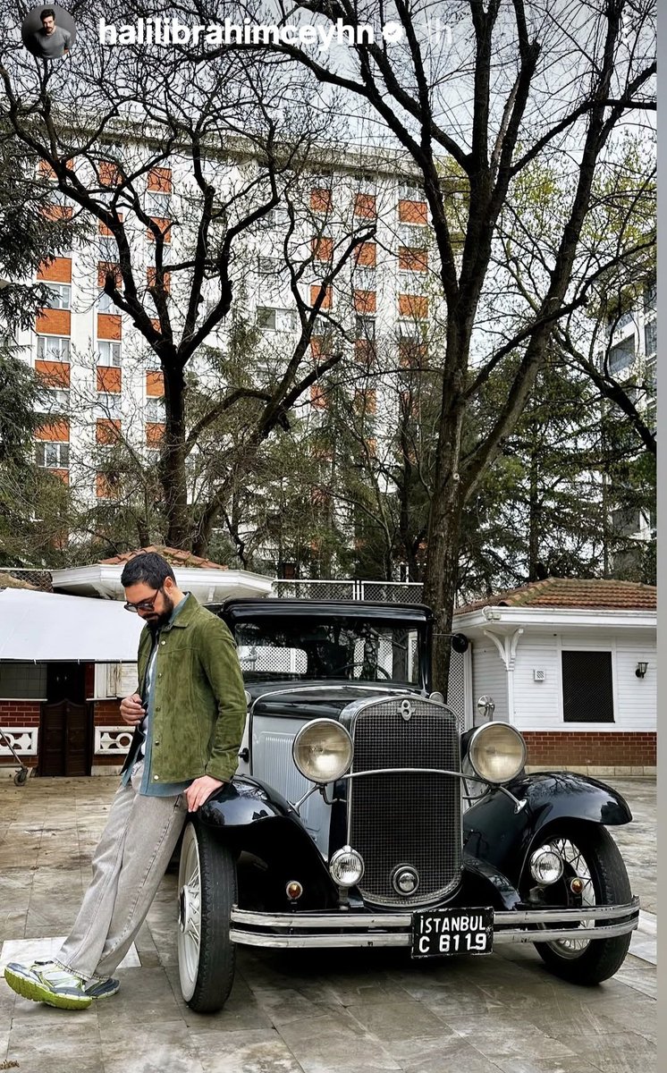 carmen_voda's tweet photo. Halil's story! 🖤
I love elegant cars driven by handsome drivers 😉

#HalilİbrahimCeyhan 
@halilibrahimin https://t.co/fi46iVzX7Y