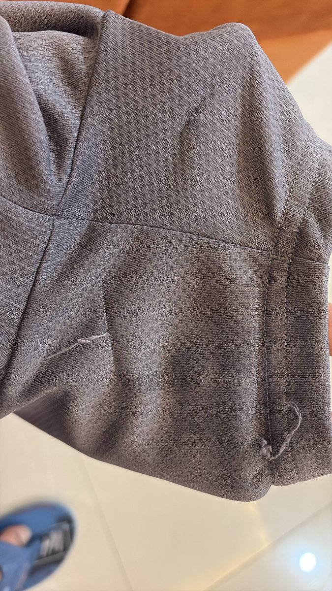 Chirag_gup_'s tweet image. Hey Myntra,
Ordered an “original” T-shirt but within less than a month it’s already tearing apart (see images). Really disappointed with the quality 👎

Expected better from you. Please look into this and help with a resolution ASAP.

#Myntra is fake #QualityIssue