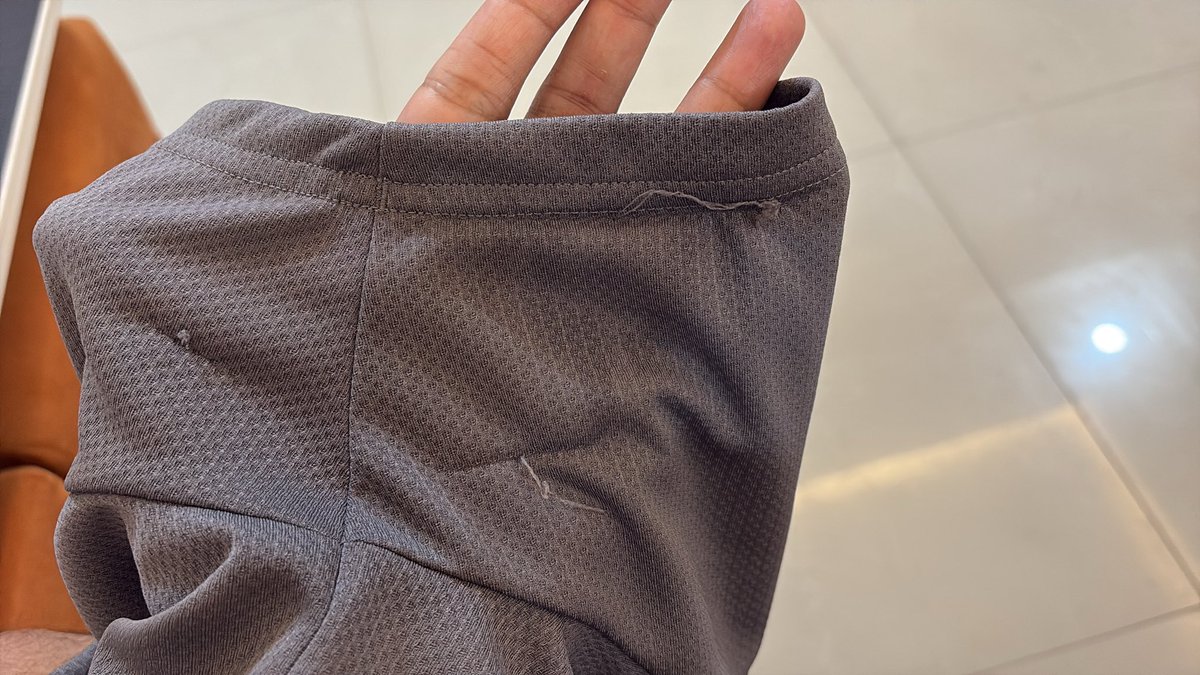 Chirag_gup_'s tweet image. Hey Myntra,
Ordered an “original” T-shirt but within less than a month it’s already tearing apart (see images). Really disappointed with the quality 👎

Expected better from you. Please look into this and help with a resolution ASAP.

#Myntra is fake #QualityIssue