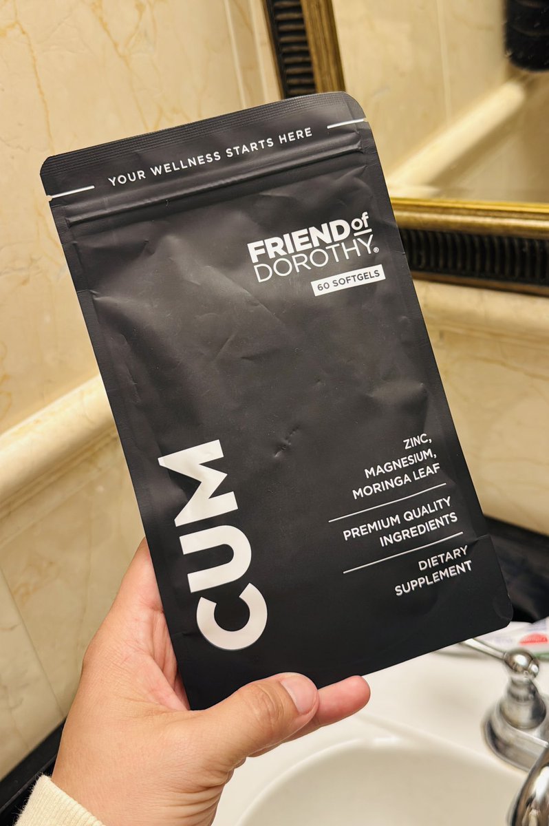 nicocub's tweet photo. I'm very happy to collaborate with my friends from @friend_dorothy1 🍀💊

Buy them now at https://t.co/oZ8Ph0o9WW

And use my code: NICOCUB10 🐻

#menshealth #gayfit #instagay #gayauthor #gayinfluencer #FriendofDorothy https://t.co/HOrVbGhIMI