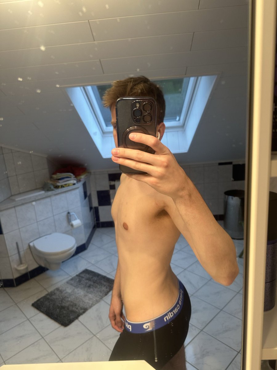 ll_twink's tweet photo. Selfie Time 🪞 https://t.co/DWkJ3KmIIA