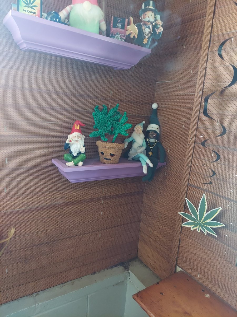 Hate to rain on your parade, but if you’re going to Los Angeles for 420 or New York for 420 it won’t be nearly as cool as the gathering my mom throws every year for 420 check out her super cool decorations