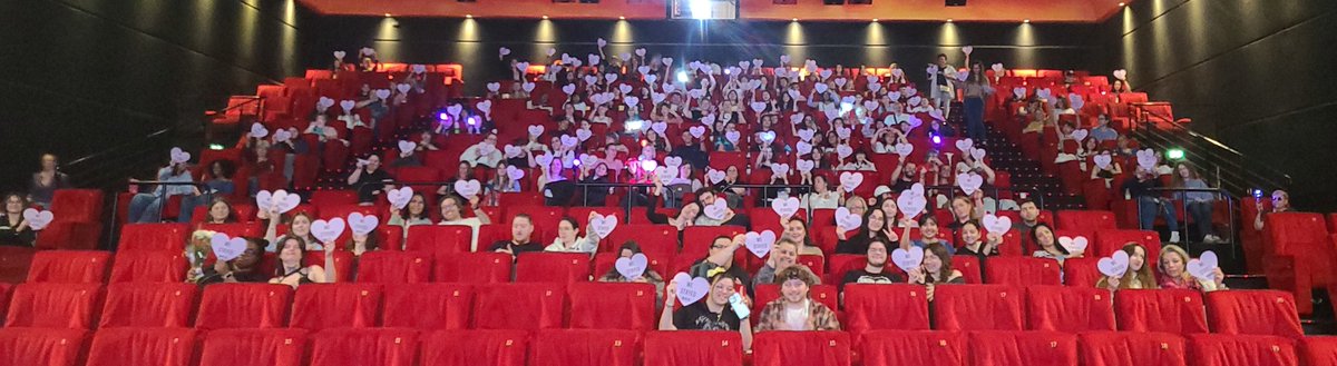 Paris_stayed's tweet photo. ARMY !
Merci et bravo à tous ceux présents samedi dernier au cinéma Pathé Odysseum à Montpellier pour leur participation à l'océan de cœurs violets lors du live-viewing du concert de Goyang 💜
Rendez-vous ce samedi 18/04 pour une nouvelle marée violette 🌊💜
#BTS_WORLDTOUR_ARIRANG_LIVEVIEWING #BTS_ARİRANG #BTS_ARIRANG_PARIS
