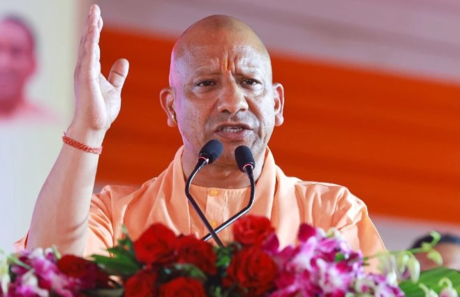 newsnowlivee's tweet image. #लखनऊ:अग्नि सुरक्षा दिवस पर भव्य कार्यक्रम आयोजित
&amp;gt; डीजी अग्निशमन समेत वरिष्ठ अधिकारी रहे मौजूद
&amp;gt; CM योगी आदित्यनाथ को पिन फ्लैग,बुकलेट भेंट की
&amp;gt; प्रदेश में 14-20 अप्रैल तक चलेगा जागरूकता अभियान
&amp;gt; आमजन को अग्नि सुरक्षा के प्रति किया जाएगा जागरूक

#Lucknow #FireSafety