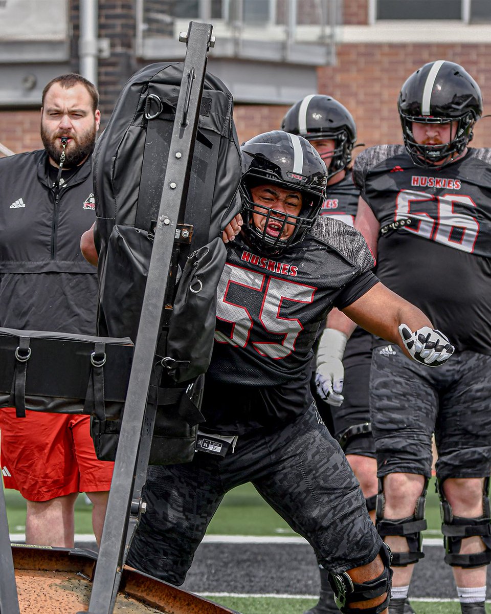 NIU_Football's tweet photo. Iron sharpens iron ⚔️ Strongest together

#USvsthem | #TheHardWay 🦴 https://t.co/4WO7LUgNgy