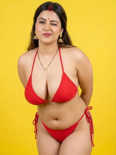 K_jain_'s tweet photo. BLACK 🖤OR RED❤️ https://t.co/F1rGvrygpe