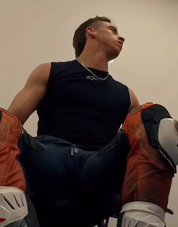 すず | по 💜🕵️ tweet media