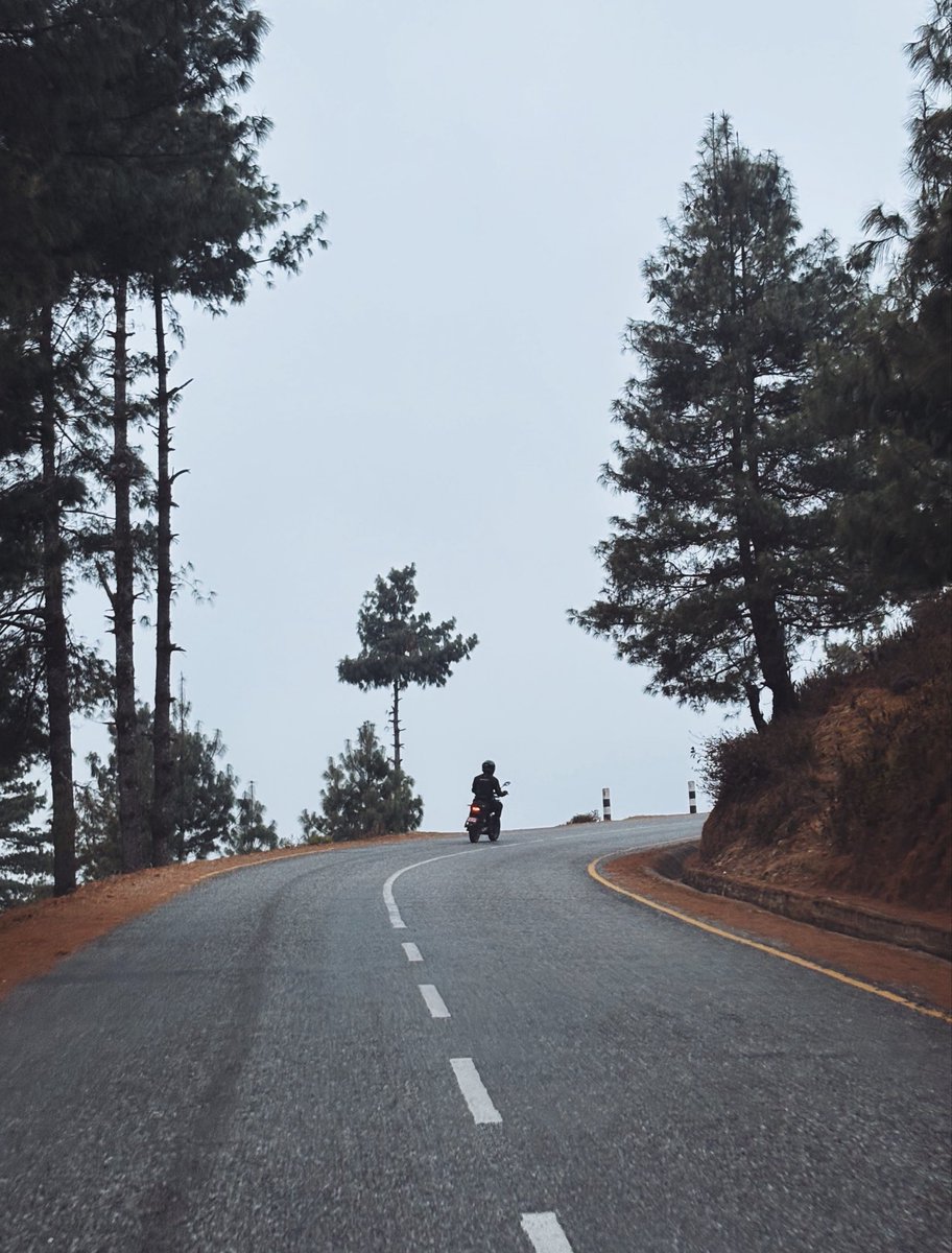 YATRIdesign's tweet photo. २०८३ को शुभकामना।🏔️

Somewhere on the Jiri road, before the world woke up — we were already moving. This year, so will you!

Happy new year to everyone from us - may this new year bring beautiful detours along the way.

#almosthome #SilentlyBold https://t.co/uscEg36DNf