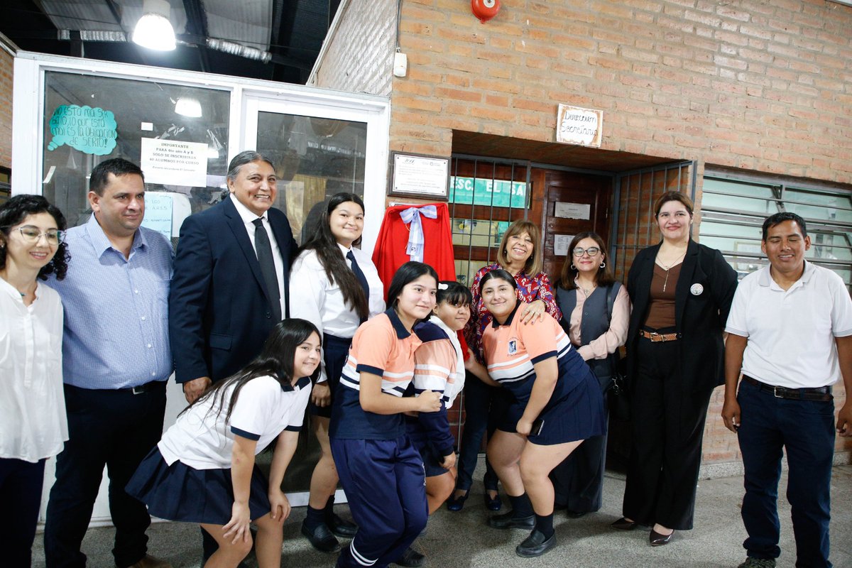 educaciontuc's tweet photo. 🤝​​🏫​ En el marco del acompañamiento que realiza el Ministerio de Educación a las instituciones educativas de la provincia, la ministra Susana Montaldo visitó la Escuela Secundaria El Salvador que está festejando 15 años desde su creación.
https://t.co/ugxbkuLhsp https://t.co/TU5H6gFi8R