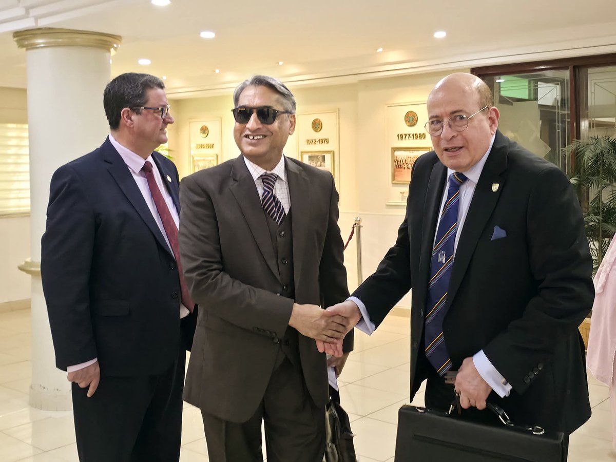 ABasoomro's tweet photo. I had the great honor of meeting the President of Royal College of Physicians and Surgeons of Glasgow during his visit in February 2026 at College of Physicians and Surgeons Pakistan, Karachi, Pakistan 🇵🇰
It was a valuable and inspiring interaction, reflecting shared commitment https://t.co/zUFmWR0rmE