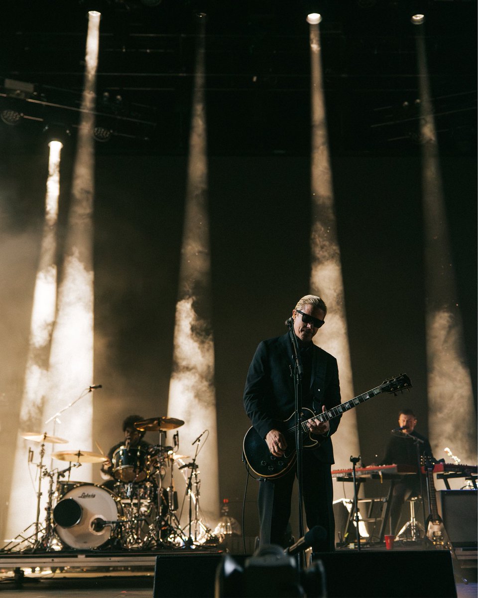 Interpol tweet media