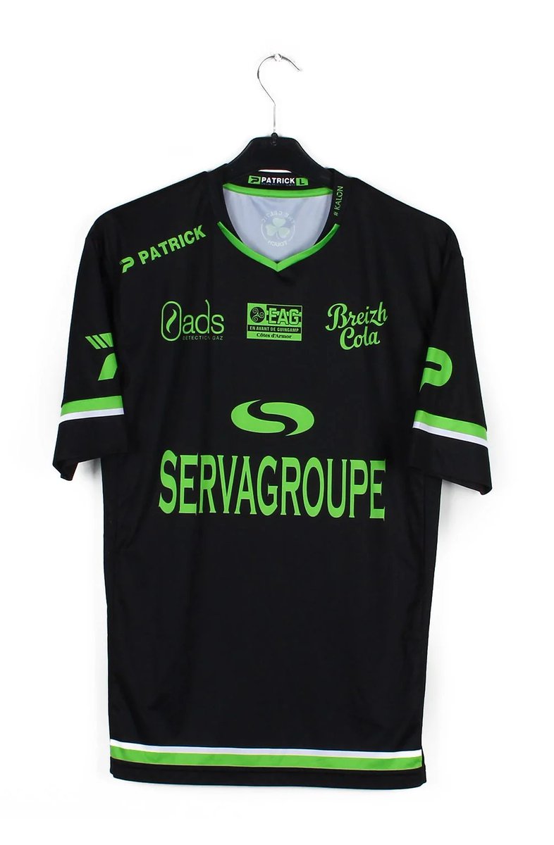 MartinBertrand_'s tweet photo. Entre la fin de Patrick et le début de Umbro, il y a eu de sacrées horreurs...
Difficile de ne pas citer celui-là ⬇️ https://t.co/UQRJuRdpG3