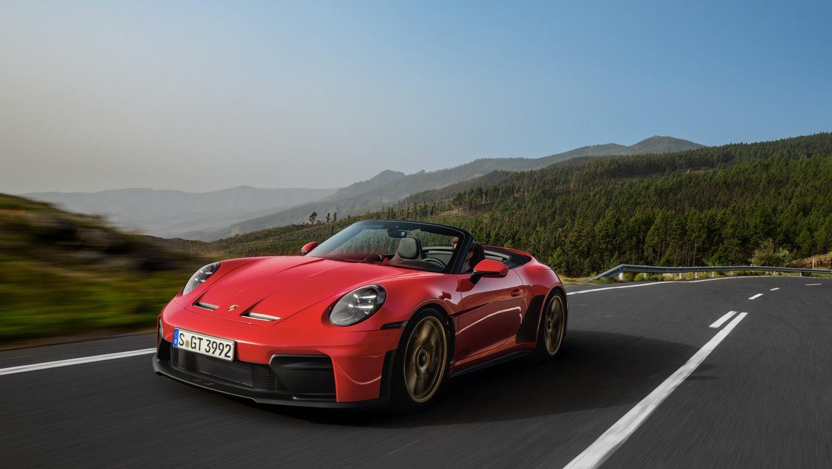 edwardd's tweet photo. @eth_porsche Obviously top down in a new 911 GT3 S/C!

https://t.co/XG6rzLSHpi https://t.co/6cJWo5eDTl