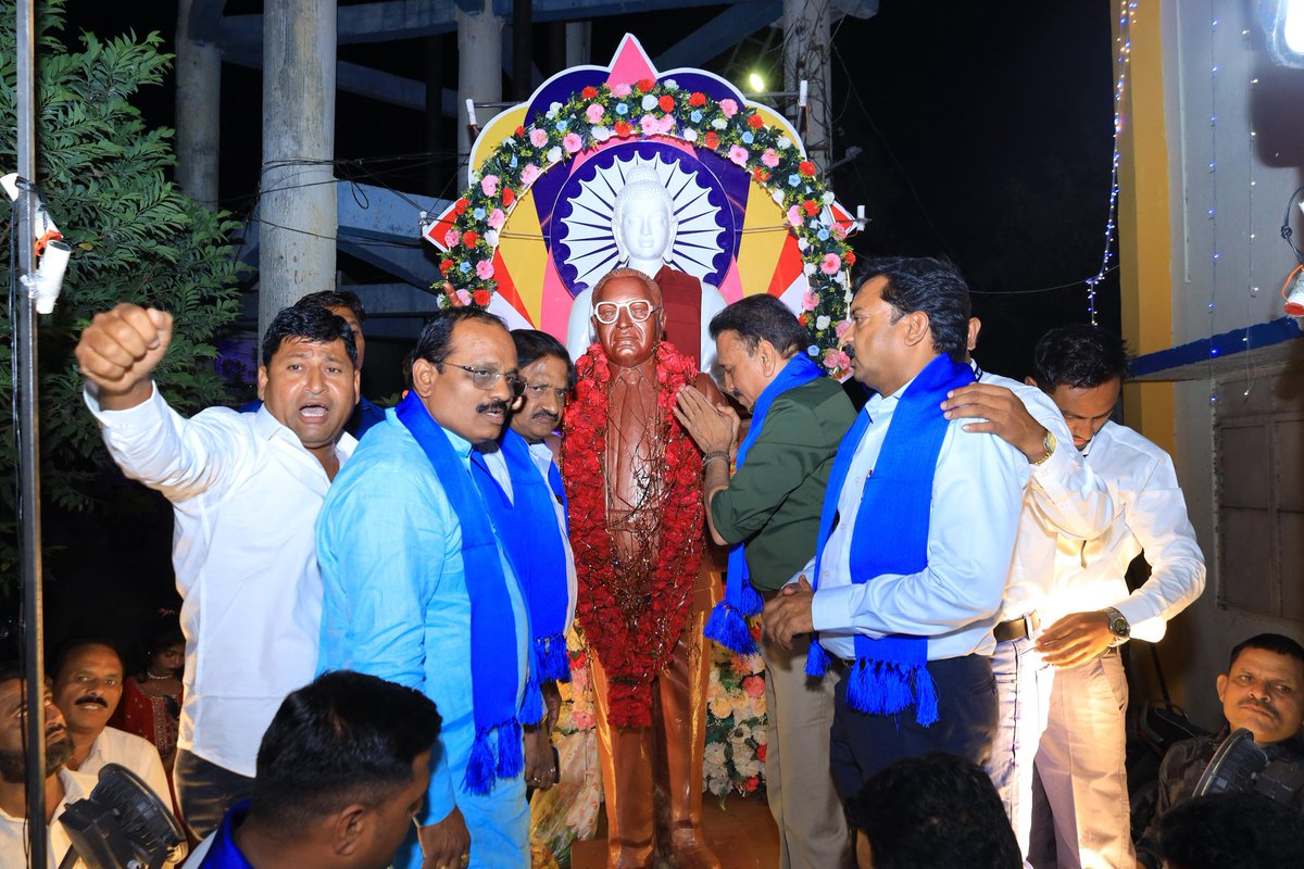 Girish Mahajan tweet media