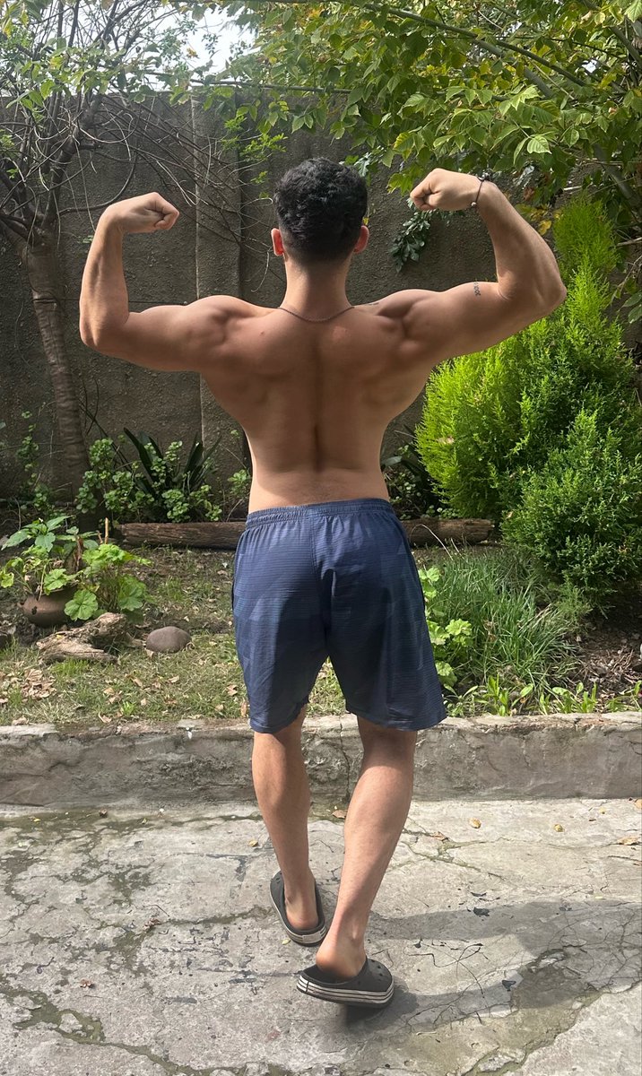 esreynol tweet media