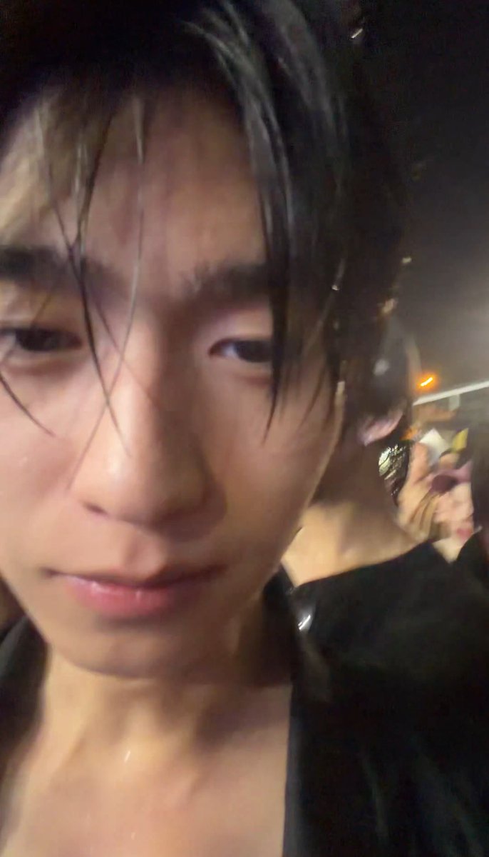 teeraksbow's tweet image. black cat coded 🐈‍⬛ #tthomastc