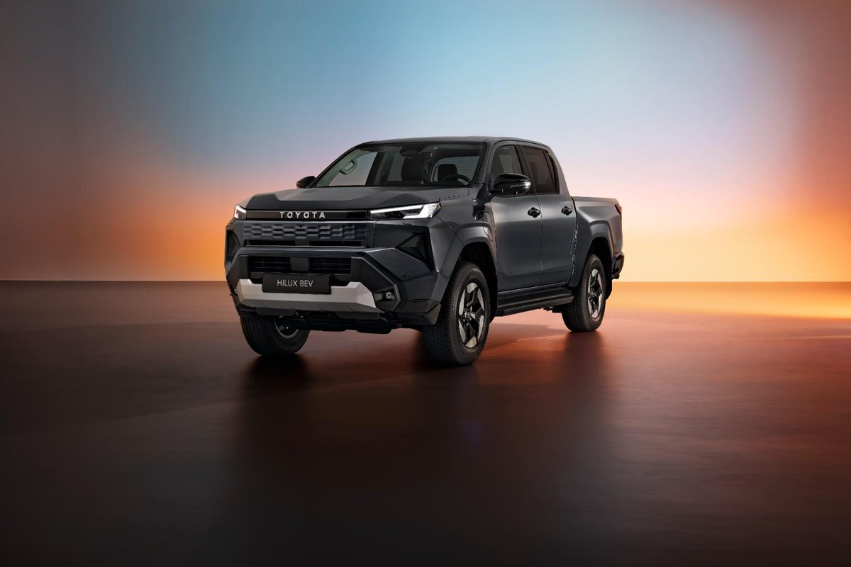 AutoTraderSA's tweet image. Will 2026 go down as the year of the #bakkie, or the #hybrid SUV?
bit.ly/Is2026TheYearO…