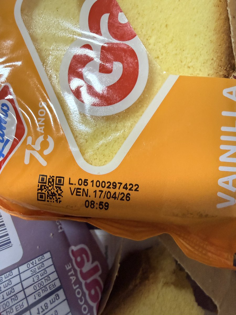 Macamialvaca's tweet photo. @RamoColombia 

Señores ramo realice la compra de estos productos en el municipio de Madrid y están aún con fecha vigente y me salieron 5 en estas condiciones https://t.co/b9wh4AoPtJ