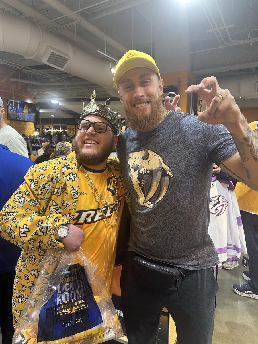 PredsKing20's tweet photo. It was good having @gkittle46  in #Smashville  last night!! The #KingOfSmashville  has a NRW favorite TE!! https://t.co/YAHMhP8wQ9