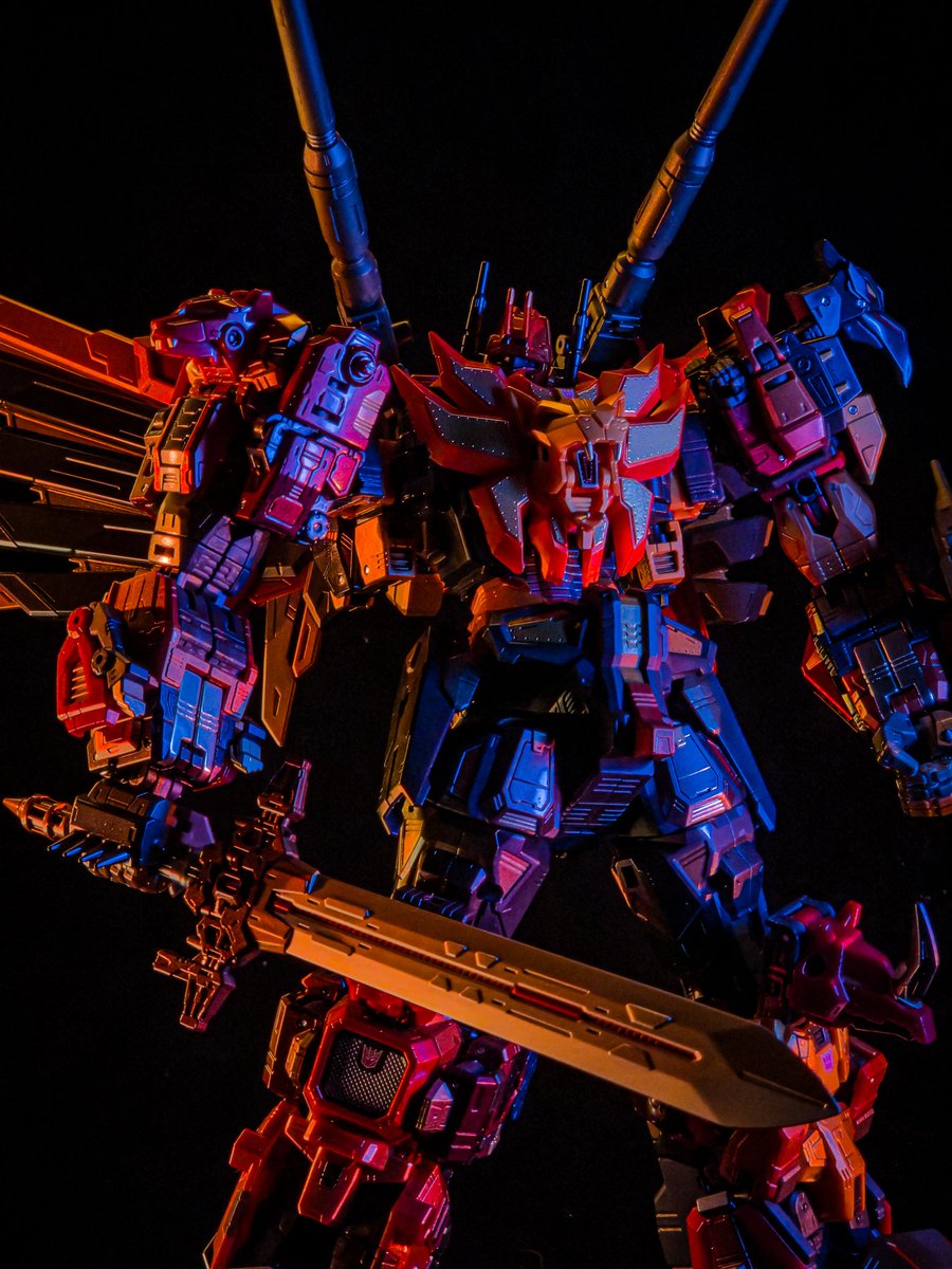 SpencerButlerVA's tweet photo. Untamed power.
#Transformers #Toyphotography #Actionfigurephotography #adamasmachina #transformerspredaking https://t.co/ol04M8K0yI