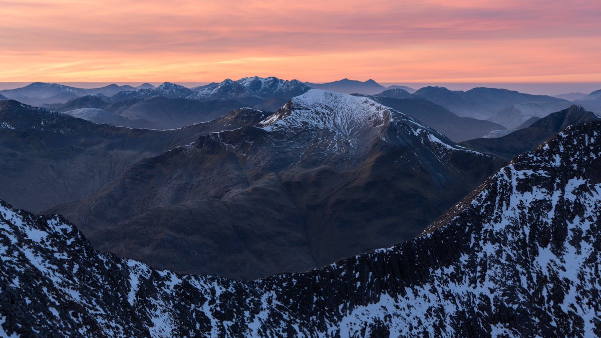 _rossdavidson's tweet image. A selection of scenes taken throughout a full day on and around Ben Nevis. From pre-dawn through to the last light of the day. #Scotland #VisitScotland