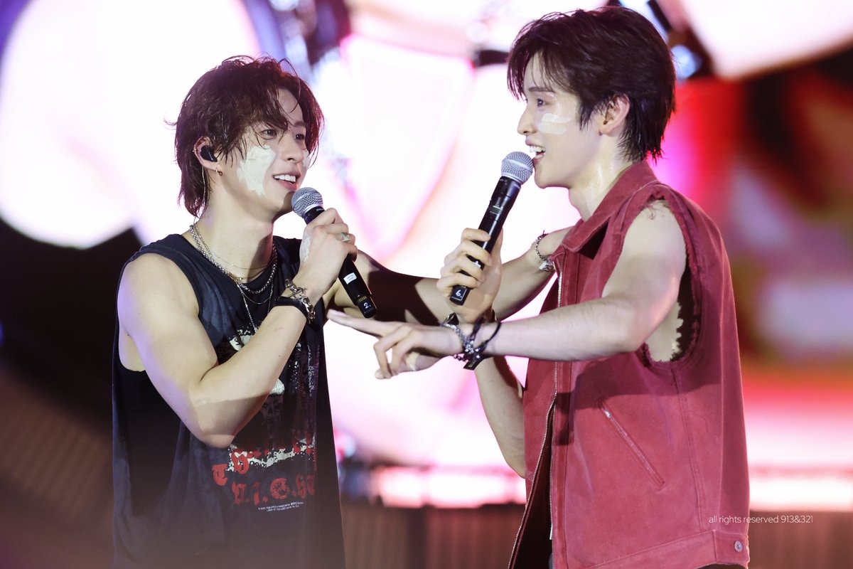 𝖱𝖮𝖲𝖤 tweet media