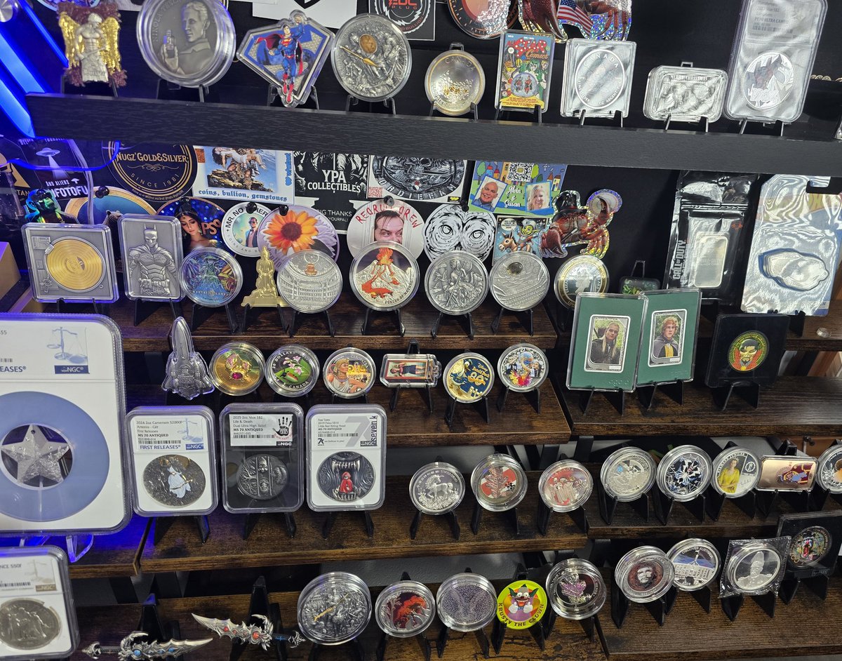 MydnightDesign's tweet photo. 🦀 ABSOLUTELY FREE SILVER 🦀

The show is killing it, now in our third year - over 10,000 happy customers, all 5 star reviews! For those who know WhatNot (like eBay, but live), you might not know Palmstreet yet. Like WN, but new and smaller. 

First show there starts shortly! Giving away lots of FREE SILVER, ounces of it, no purchase necessary. Use my invite, get $55 FREE (no BS): https://t.co/wORc8ysX4b