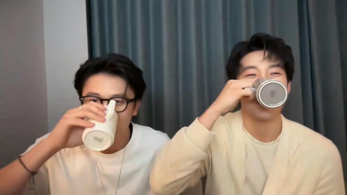 wsy19931's tweet image. The 260412 live stream replay for zhangmingbo and xingzhuohui with subtitles 

幸卓辉＆章明伯

link👉youtu.be/4Gc-cBZ8lao?si…

#zhangmingbo 
#matthewhan 
#SammysChildrensDay 
#初三的六一儿童节