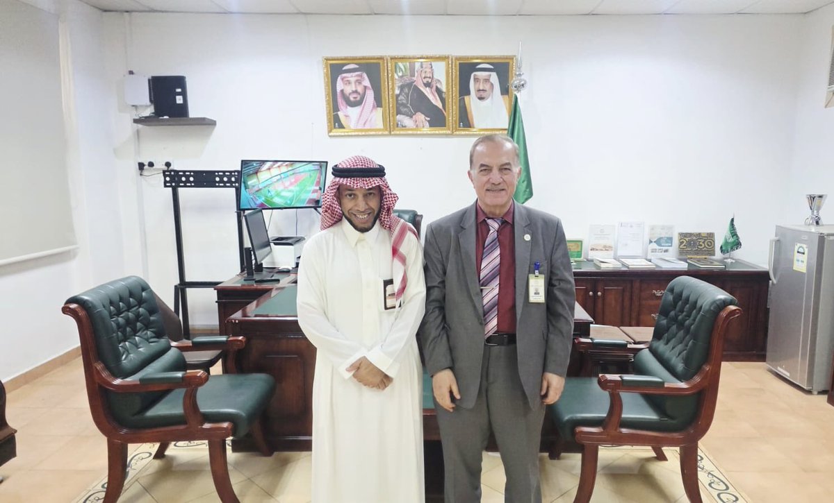 1️⃣
الاثنين ٢٥ / ١٠ / ١٤٤٧ هـ
أسعدني وشرّفني بزيارة وديّة أخويّة (بلا ميعاد) أخي الخبير التربوي، الزميل والحبيب الغالي، أحد عرّابي مادة الرياضيات وأساتذتها الكبار، ومن أقدم المعلمين المقيمين في محافظة الخرج
المربي الفاضل 
أ. #نزهات_محمد_الدرويش <a href="/nazhat111/">نزهات الدرويش</a> 
٤٧ عاماً من العطاء
