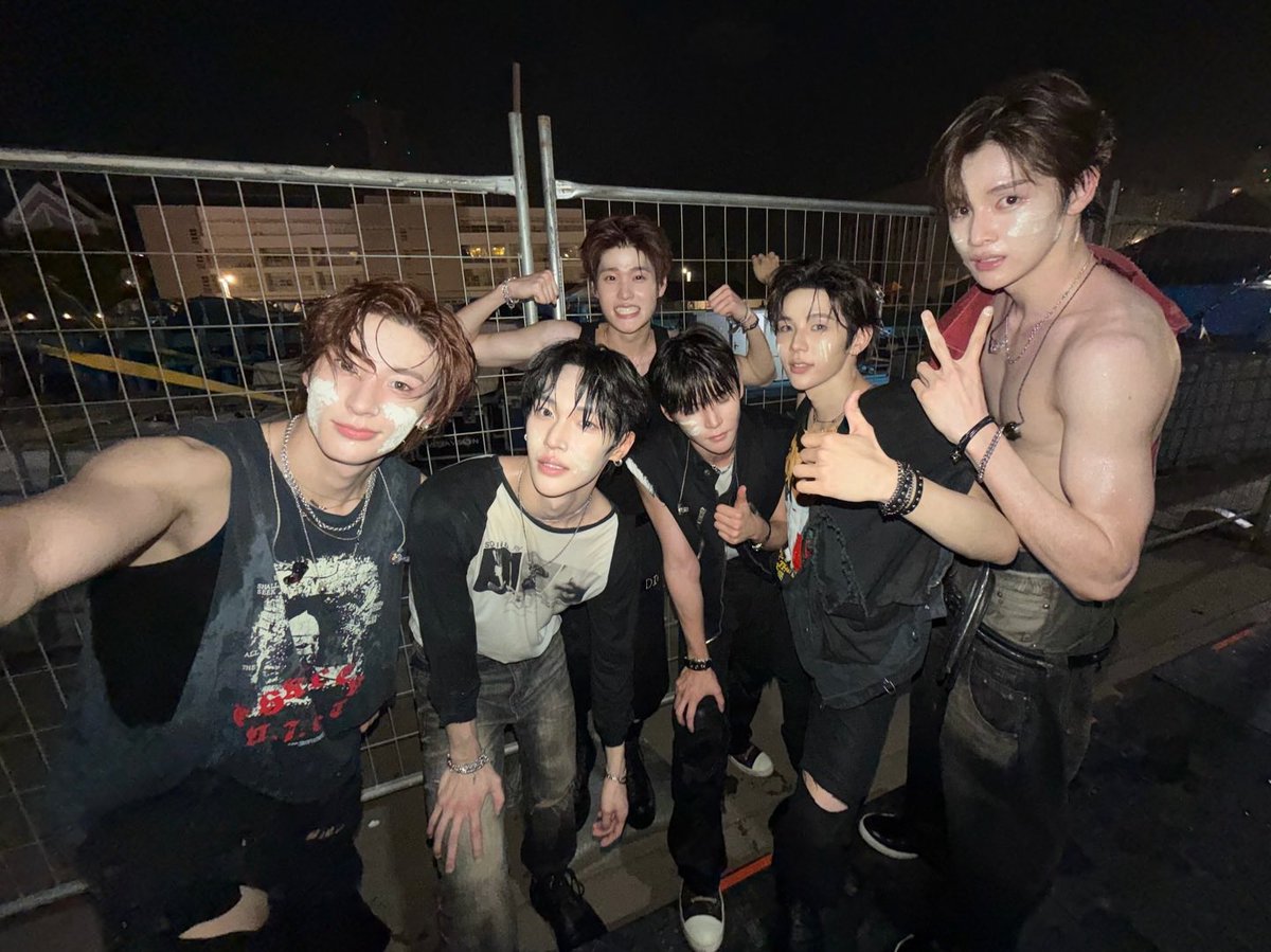 อยากตายๆๆๆๆๆๆๆๆๆๆๆๆๆๆๆๆๆๆๆๆๆ กุตายเพื่อบี๋ได้เลยไอเหี้ยยยยยย