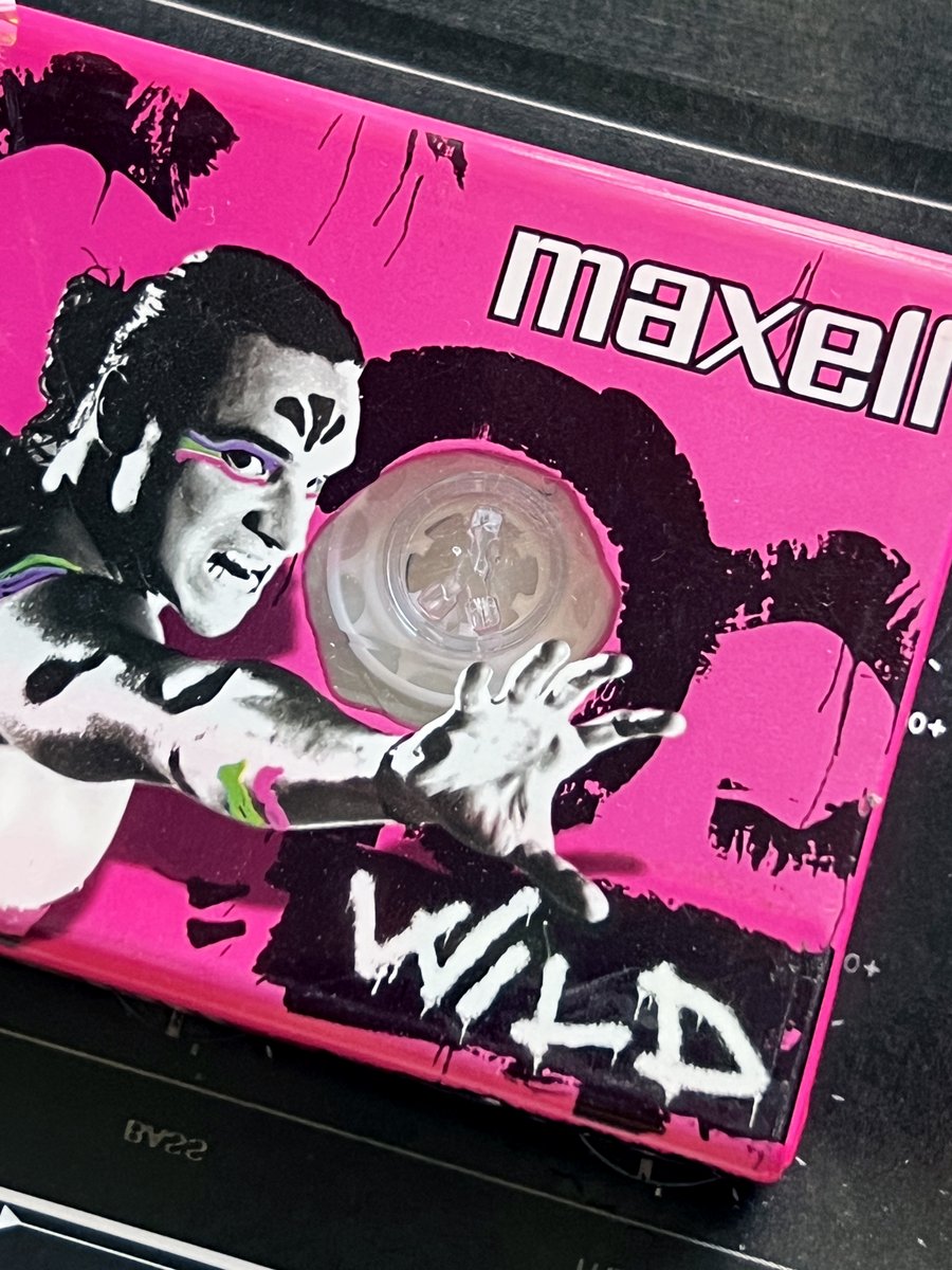 A fun #Maxell cassette from the Wild series for the European market. It really stands out from the crowd.
.
#tapesfans #vintageaudio #cassetteculture #cassettetape #compactcassette #cassettecollection #audiotape #audiocassette
