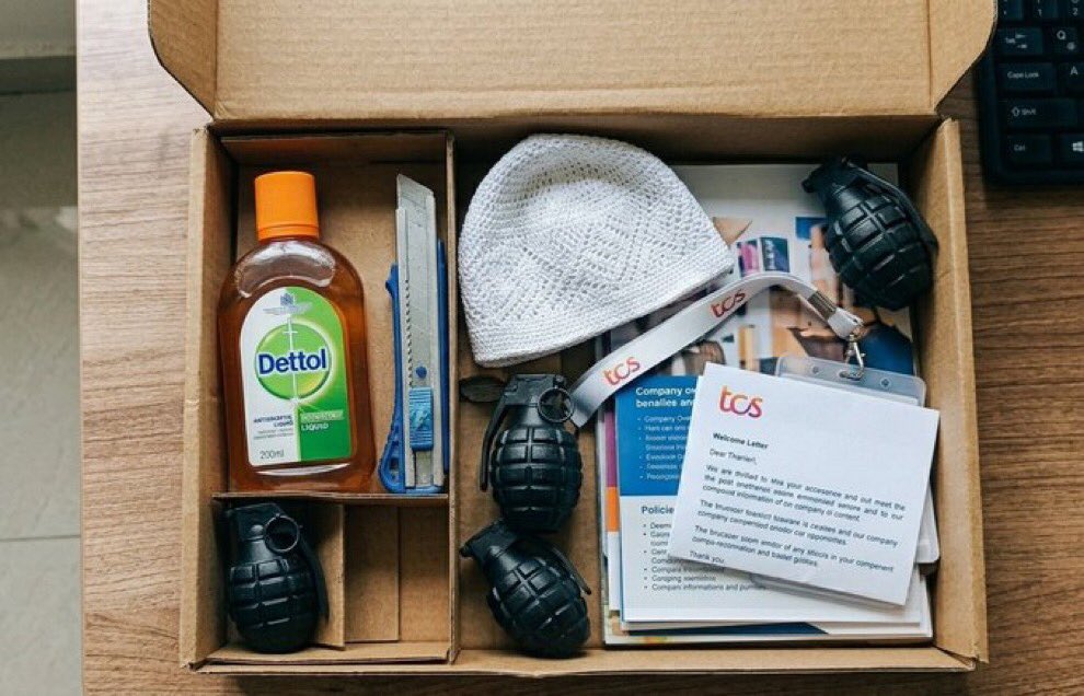 Average TCS’ workers desk 💥😱