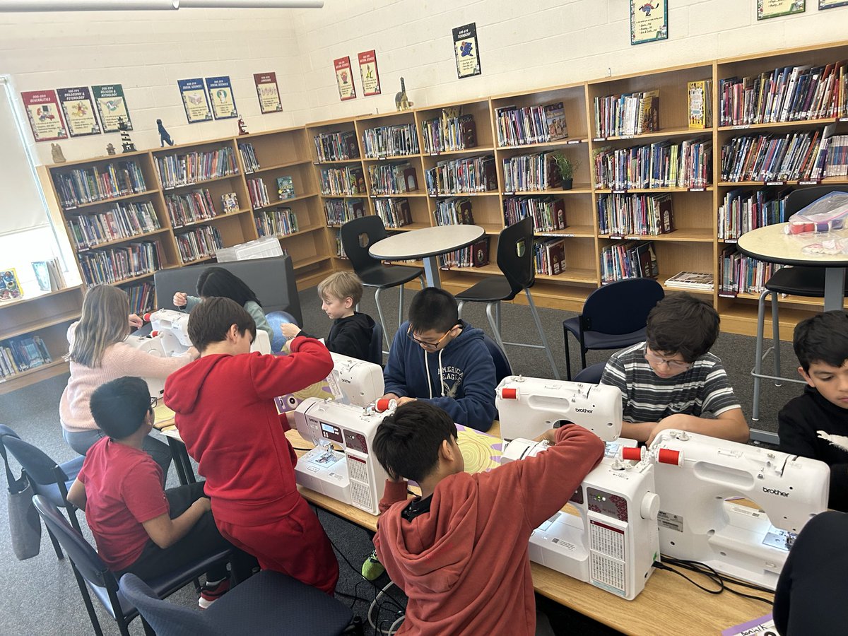 mme_ef's tweet photo. Many thanks to Denise Wild’s Sewing Studio for an amazing and unique experience!@SLRuizSchool https://t.co/Gf9s7UfKi6