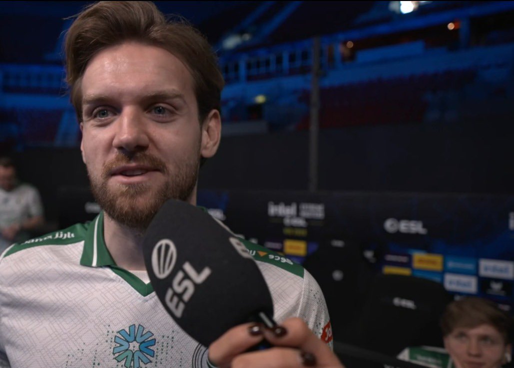 Fake Fan NiKo's Ego Parody tweet media