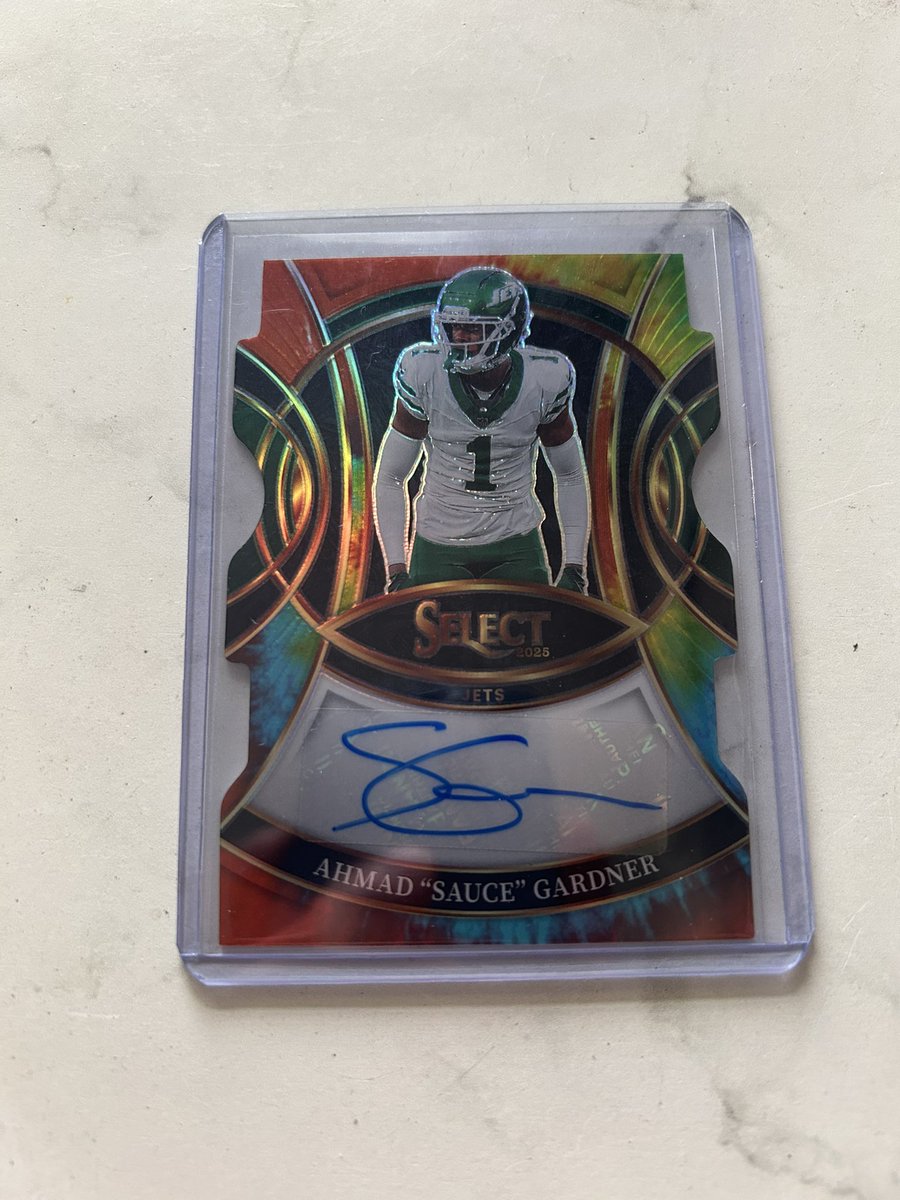 DallasVasquez's tweet photo. Can’t find much on this exact card. Any Jets/Colts fans out there? @CardPurchaser https://t.co/1CLjH1EjAP