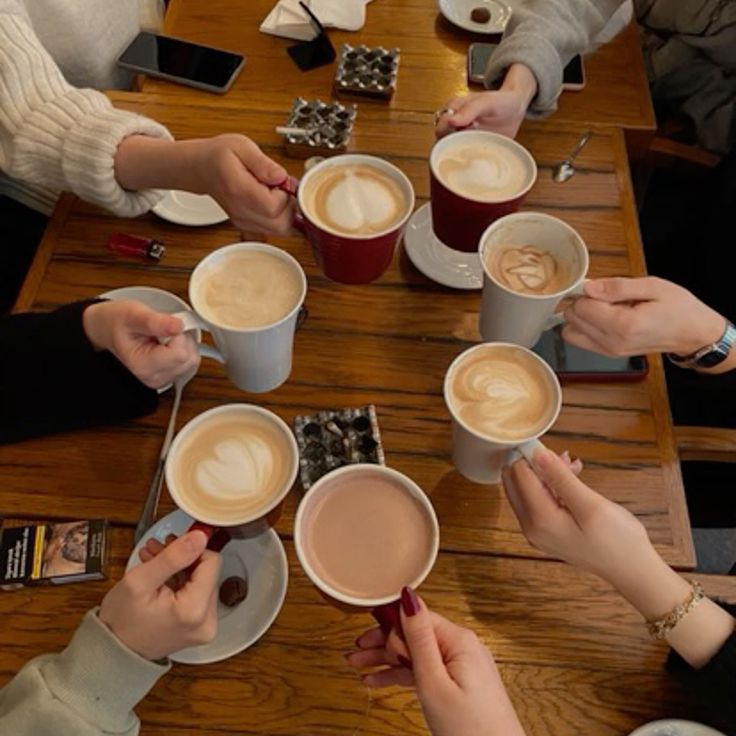 Tara (⁠~⁠￣⁠³⁠￣⁠)⁠~| con limit tweet media