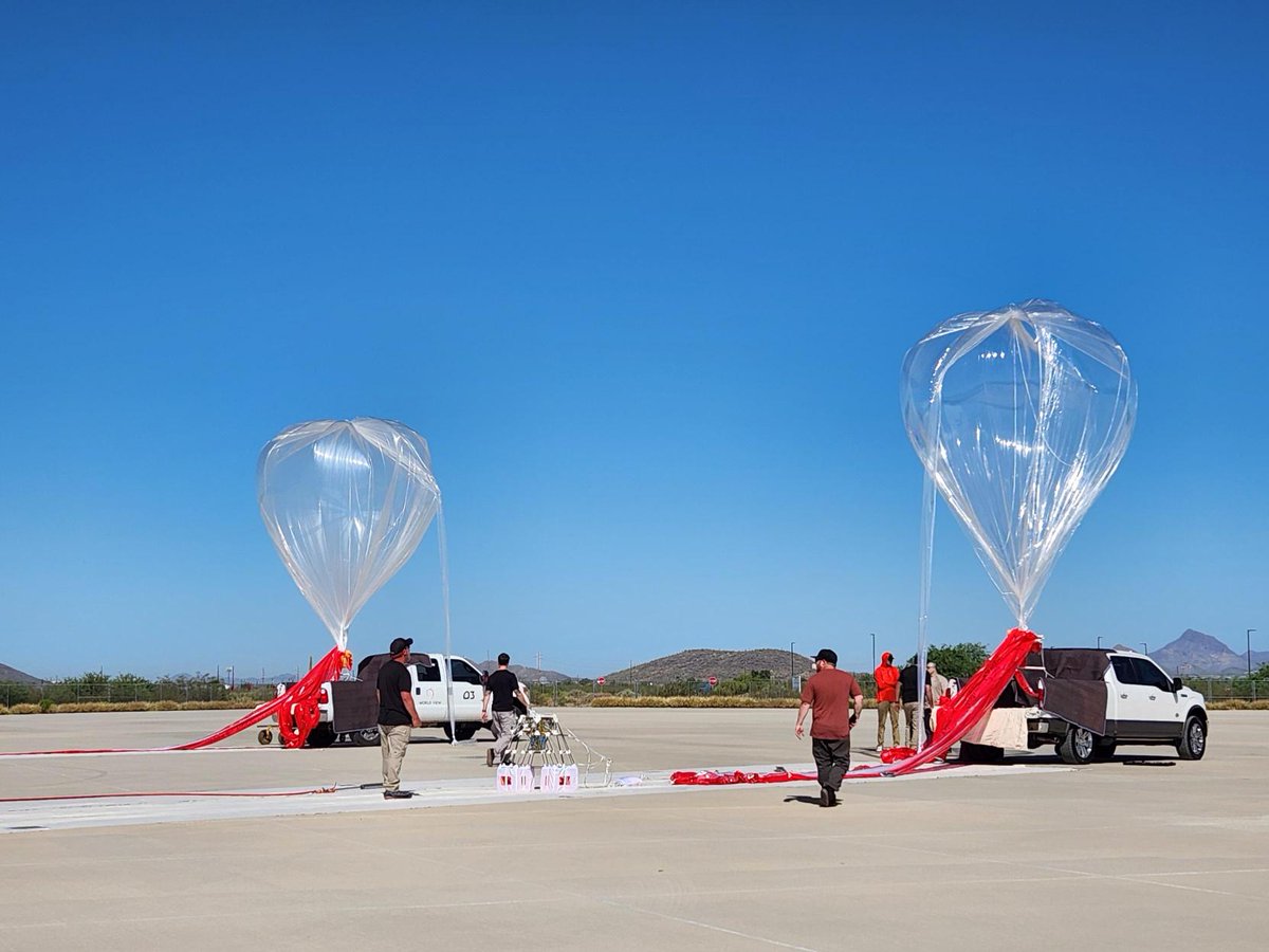 WorldViewSpace's tweet image. Last week we launched Fawkes 4 A&amp;amp;B, a side-by-side R&amp;amp;D flight, to test advanced material developments that will continue to strengthen the system.

The Phoenix system:
Deploy with 2+ ops
Operates up to 75k ft
720 mi range
Multiple payload configs
Built on reusable hardware